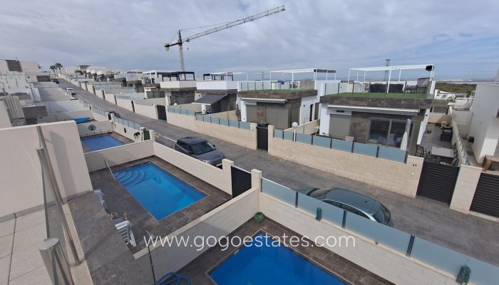 Te koop - Huis - Vrijstaande Villa - Orihuela - Villamartin