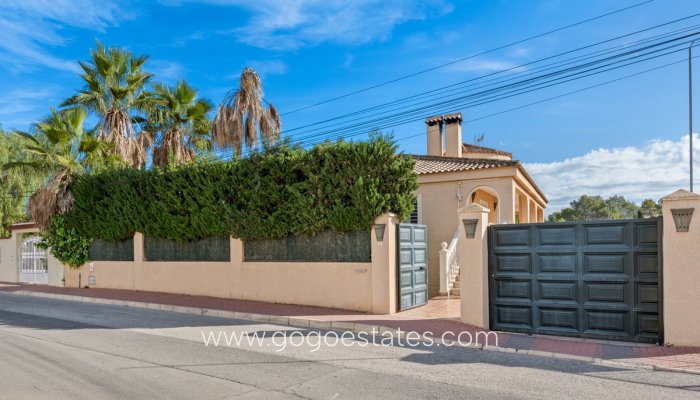 Te koop - Huis - Vrijstaande Villa - Orihuela - Los Balcones