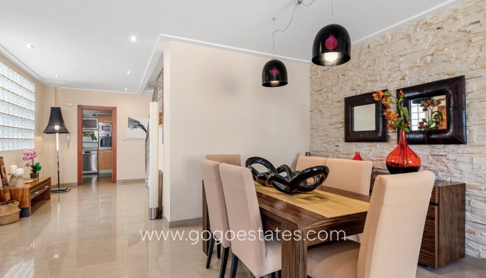 Te koop - Huis - Stadswoning - Guardamar del Segura - Guardamar del Segura Centro