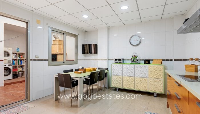 Te koop - Huis - Stadswoning - Guardamar del Segura - Guardamar del Segura Centro