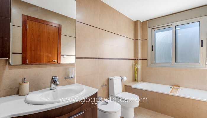 Te koop - Huis - Stadswoning - Guardamar del Segura - Guardamar del Segura Centro