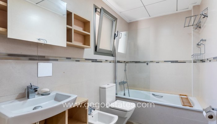 Te koop - Huis - Stadswoning - Guardamar del Segura - Guardamar del Segura Centro