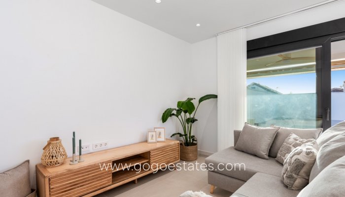 Te koop - Huis - Vrijstaande Villa - Torrevieja - Nueva Torrevieja