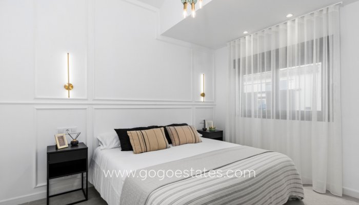 Te koop - Huis - Vrijstaande Villa - Torrevieja - Nueva Torrevieja