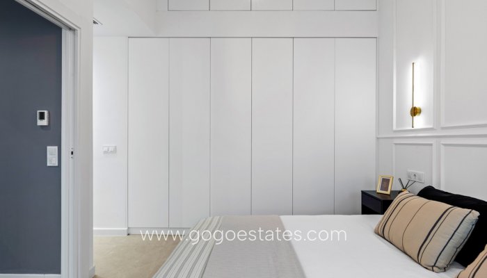 Te koop - Huis - Vrijstaande Villa - Torrevieja - Nueva Torrevieja