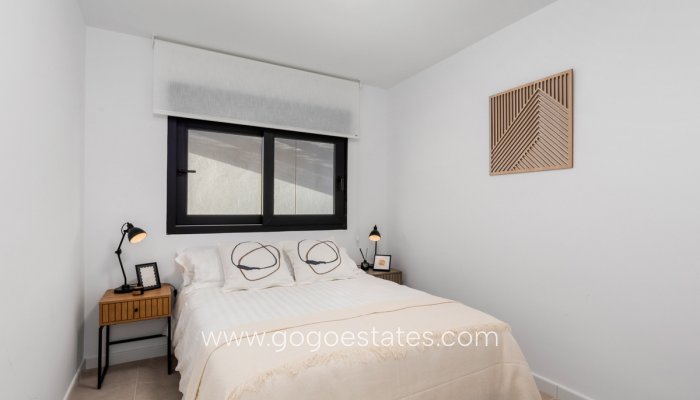 Te koop - Huis - Vrijstaande Villa - Torrevieja - Nueva Torrevieja