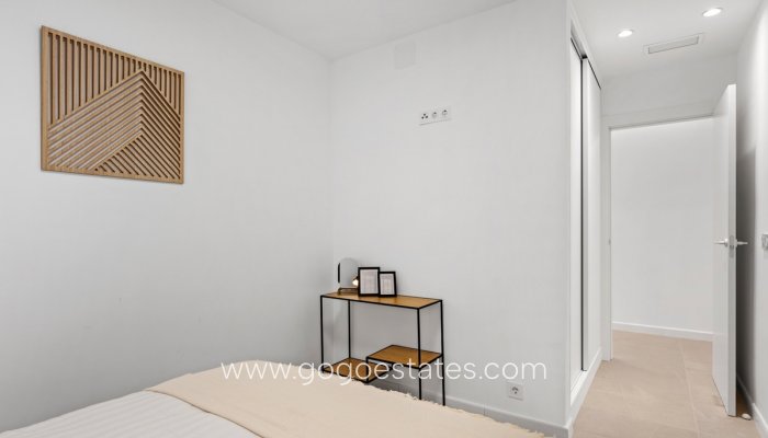 Te koop - Huis - Vrijstaande Villa - Torrevieja - Nueva Torrevieja