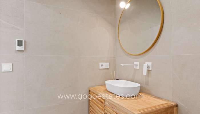 Te koop - Huis - Vrijstaande Villa - Torrevieja - Nueva Torrevieja