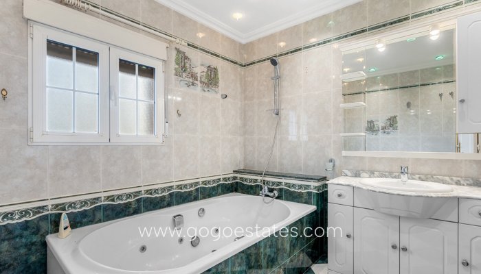 Te koop - Huis - Stadswoning - Torrevieja - Torrevieja Centro