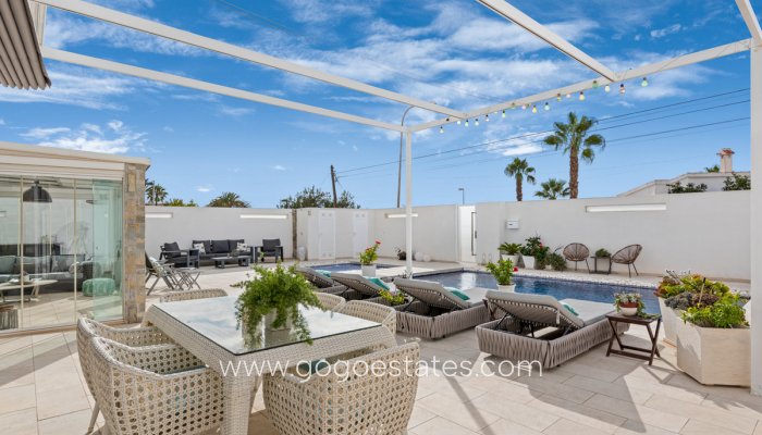 Te koop - Huis - Vrijstaande Villa - Rojales - Ciudad Quesada