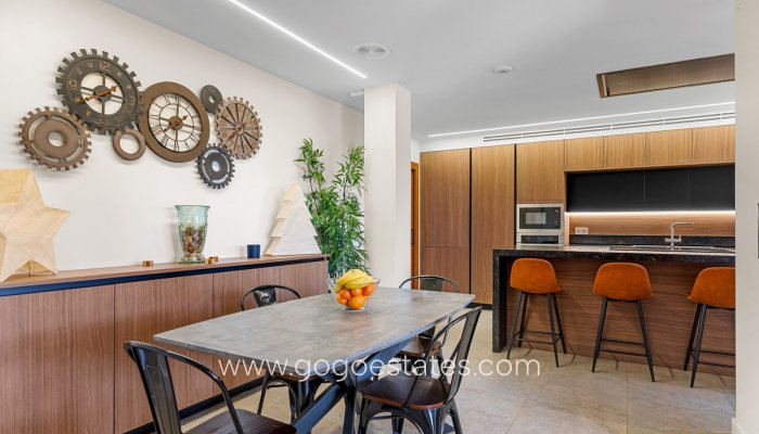 Te koop - Huis - Vrijstaande Villa - Elche - Elche Centro