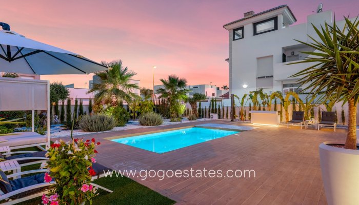 Te koop - Huis - Vrijstaande Villa - Rojales - Ciudad Quesada