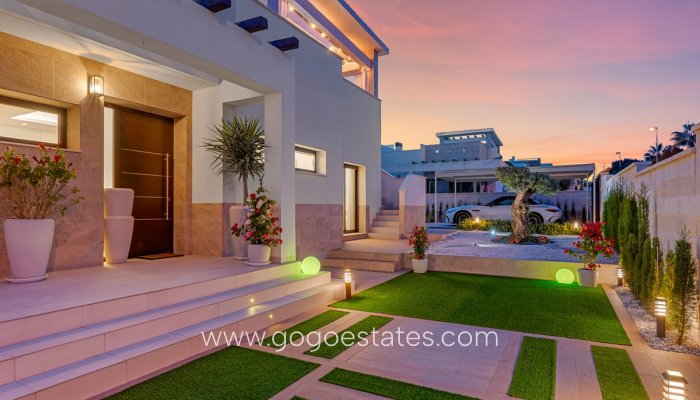 Te koop - Huis - Vrijstaande Villa - Rojales - Ciudad Quesada