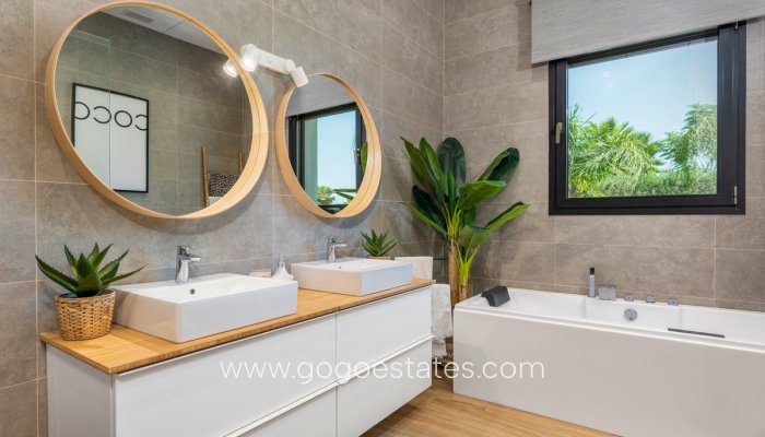 Te koop - Huis - Vrijstaande Villa - Elche - Elche Centro