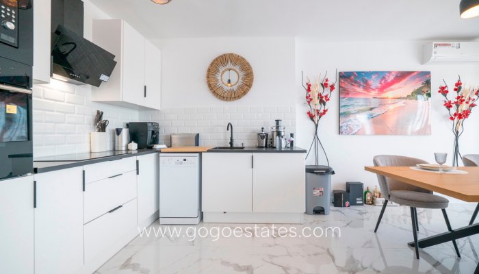 Te koop - Appartement - Appartement op de middelste verdieping - Orihuela - Punta Prima