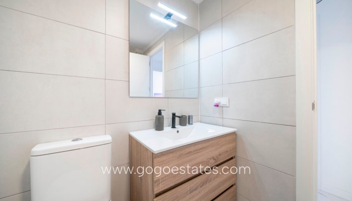 Te koop - Appartement - Appartement op de middelste verdieping - Orihuela - Punta Prima