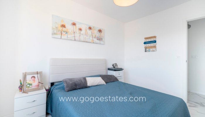 Te koop - Appartement - Appartement op de middelste verdieping - Orihuela - Punta Prima