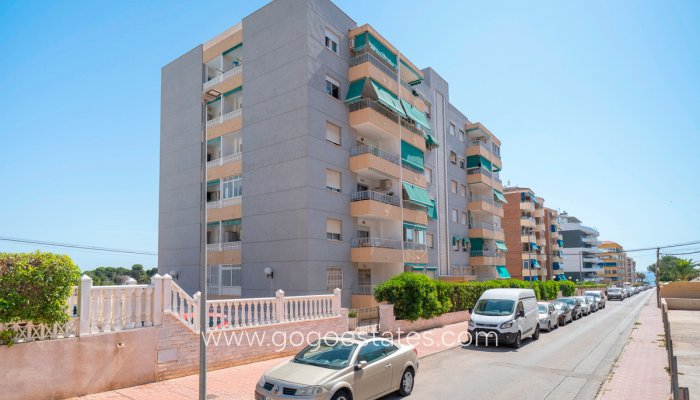 Te koop - Appartement - Appartement op de middelste verdieping - Orihuela - Punta Prima