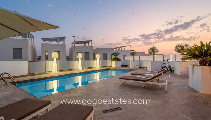 Te koop - Huis - Vrijstaande Villa - Orihuela - Villamartin