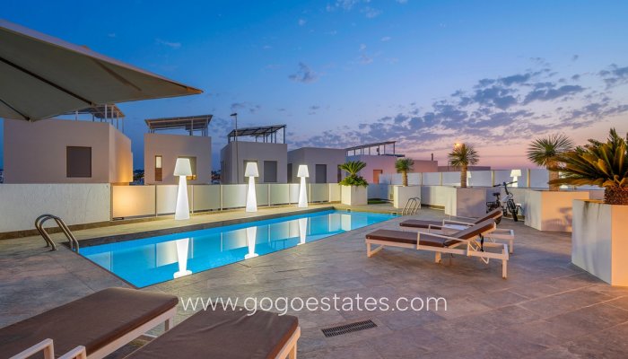 Te koop - Huis - Vrijstaande Villa - Orihuela - Villamartin