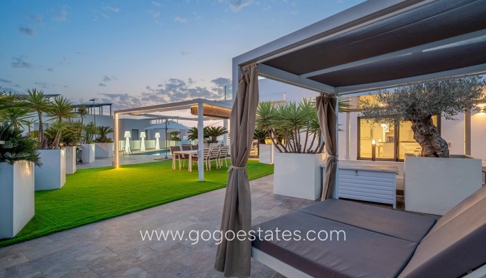 Te koop - Huis - Vrijstaande Villa - Orihuela - Villamartin