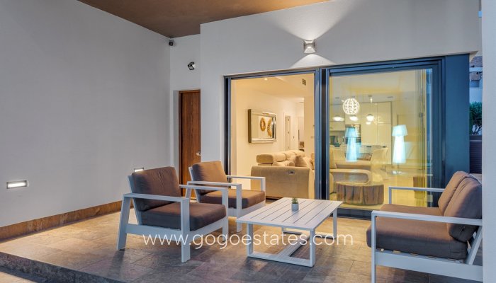 Te koop - Huis - Vrijstaande Villa - Orihuela - Villamartin