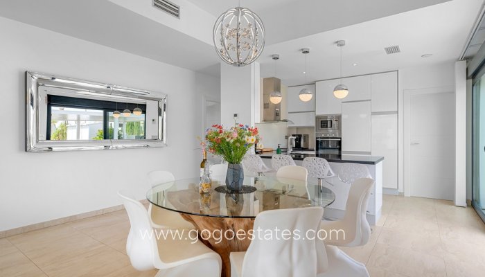 Te koop - Huis - Vrijstaande Villa - Orihuela - Villamartin