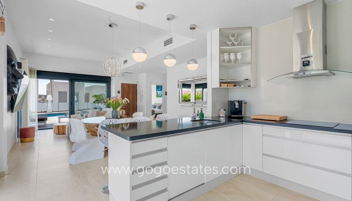 Te koop - Huis - Vrijstaande Villa - Orihuela - Villamartin