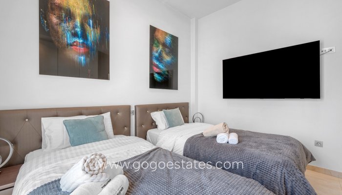 Te koop - Huis - Vrijstaande Villa - Orihuela - Villamartin