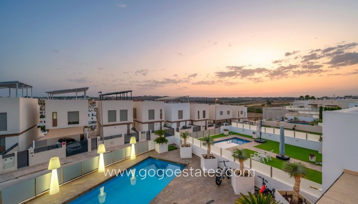 Te koop - Huis - Vrijstaande Villa - Orihuela - Villamartin