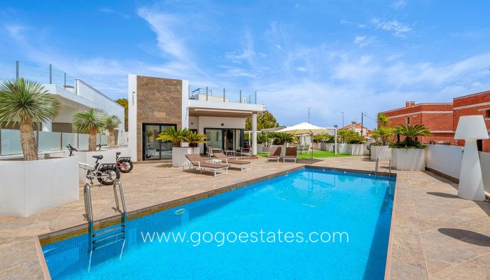 Te koop - Huis - Vrijstaande Villa - Orihuela - Villamartin