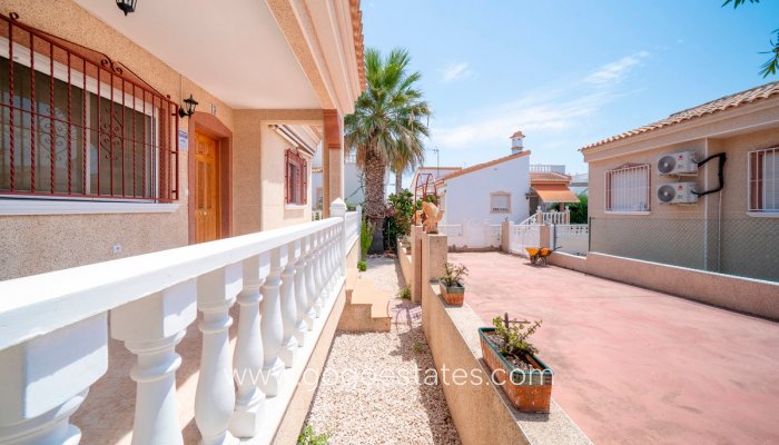 Te koop - Huis - Vrijstaande Villa - Algorfa - Algorfa Centro