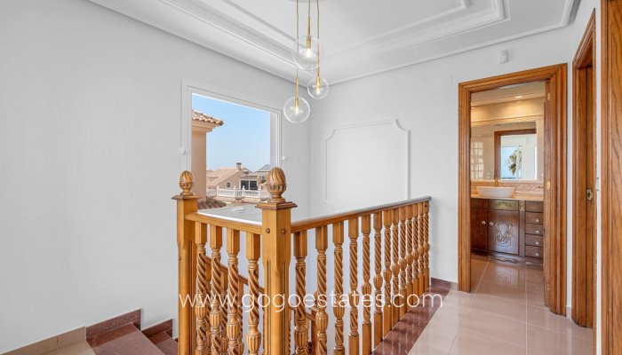 Te koop - Huis - Vrijstaande Villa - Torrevieja - Torrevieja Centro