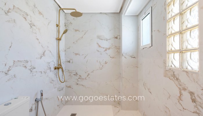 Te koop - Huis - Vrijstaande Villa - Torrevieja - Torrevieja Centro