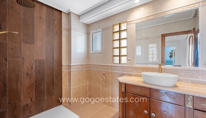 Te koop - Huis - Vrijstaande Villa - Torrevieja - Torrevieja Centro