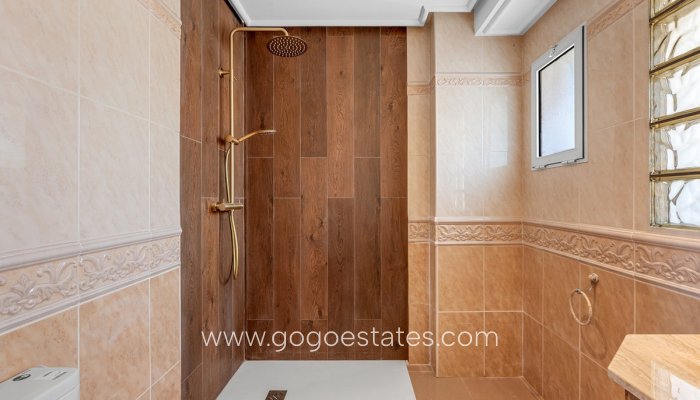 Te koop - Huis - Vrijstaande Villa - Torrevieja - Torrevieja Centro