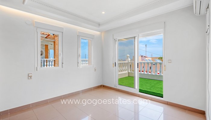 Te koop - Huis - Vrijstaande Villa - Torrevieja - Torrevieja Centro
