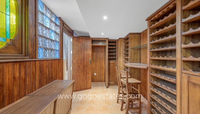 Te koop - Huis - Vrijstaande Villa - Torrevieja - Torrevieja Centro