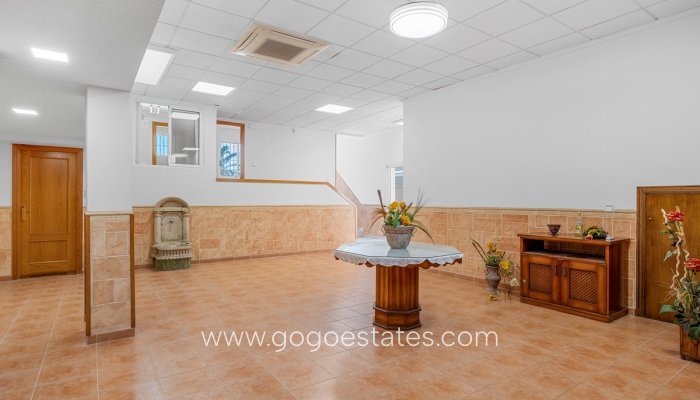 Te koop - Huis - Vrijstaande Villa - Torrevieja - Torrevieja Centro