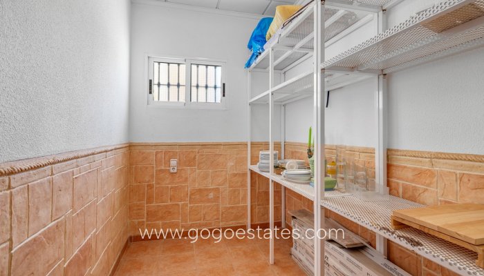 Te koop - Huis - Vrijstaande Villa - Torrevieja - Torrevieja Centro