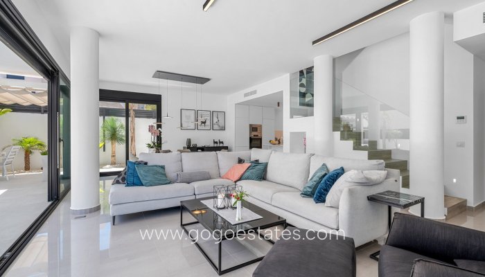 Te koop - Huis - Vrijstaande Villa - Guardamar del Segura - Guardamar del Segura Centro