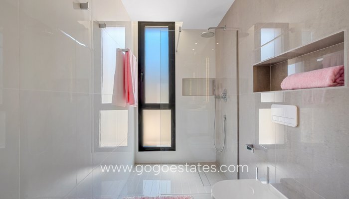 Te koop - Huis - Vrijstaande Villa - Guardamar del Segura - Guardamar del Segura Centro