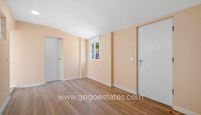 Te koop - Huis - Vrijstaande Villa - La Nucía - La Nucia Centro