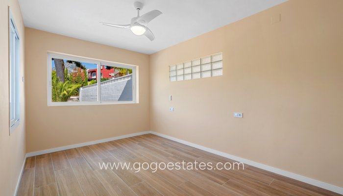 Te koop - Huis - Vrijstaande Villa - La Nucía - La Nucia Centro