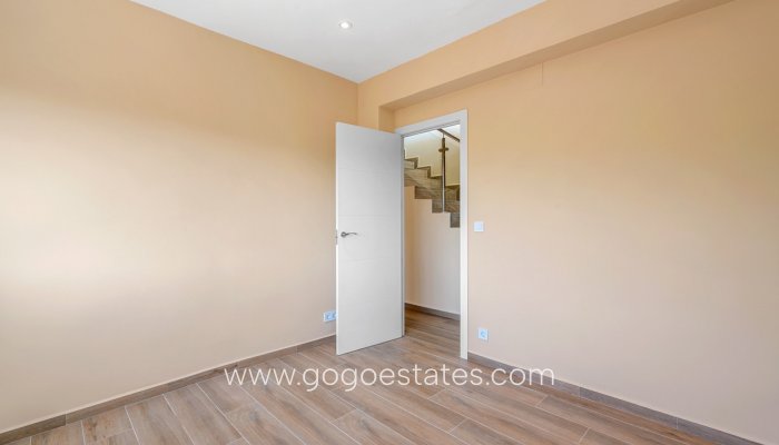 Te koop - Huis - Vrijstaande Villa - La Nucía - La Nucia Centro