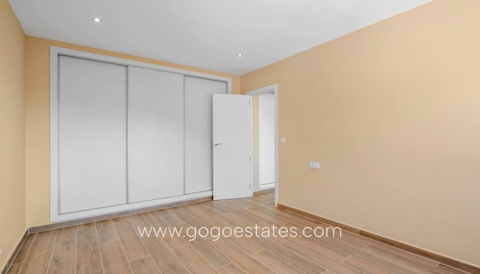 Te koop - Huis - Vrijstaande Villa - La Nucía - La Nucia Centro