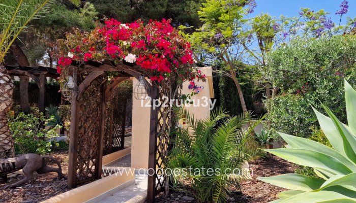 Te koop - Huis - Vrijstaande Villa - Teulada - Moraira