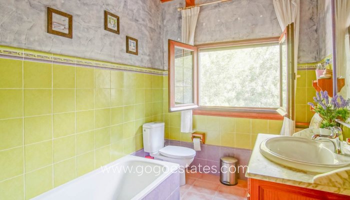 Te koop - Commercieel - Boerderij - Orba - Orba Centro