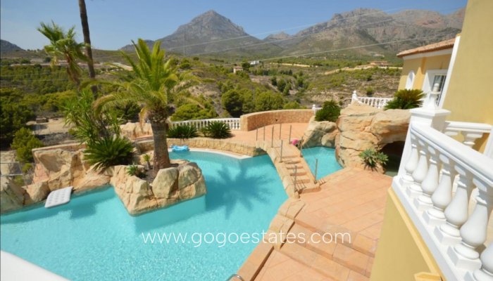 Te koop - Huis - Vrijstaande Villa - La Nucía - La Nucia Centro