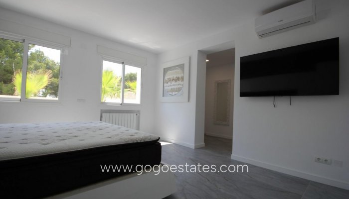 Te koop - Huis - Vrijstaande Villa - La Nucía - La Nucia Centro